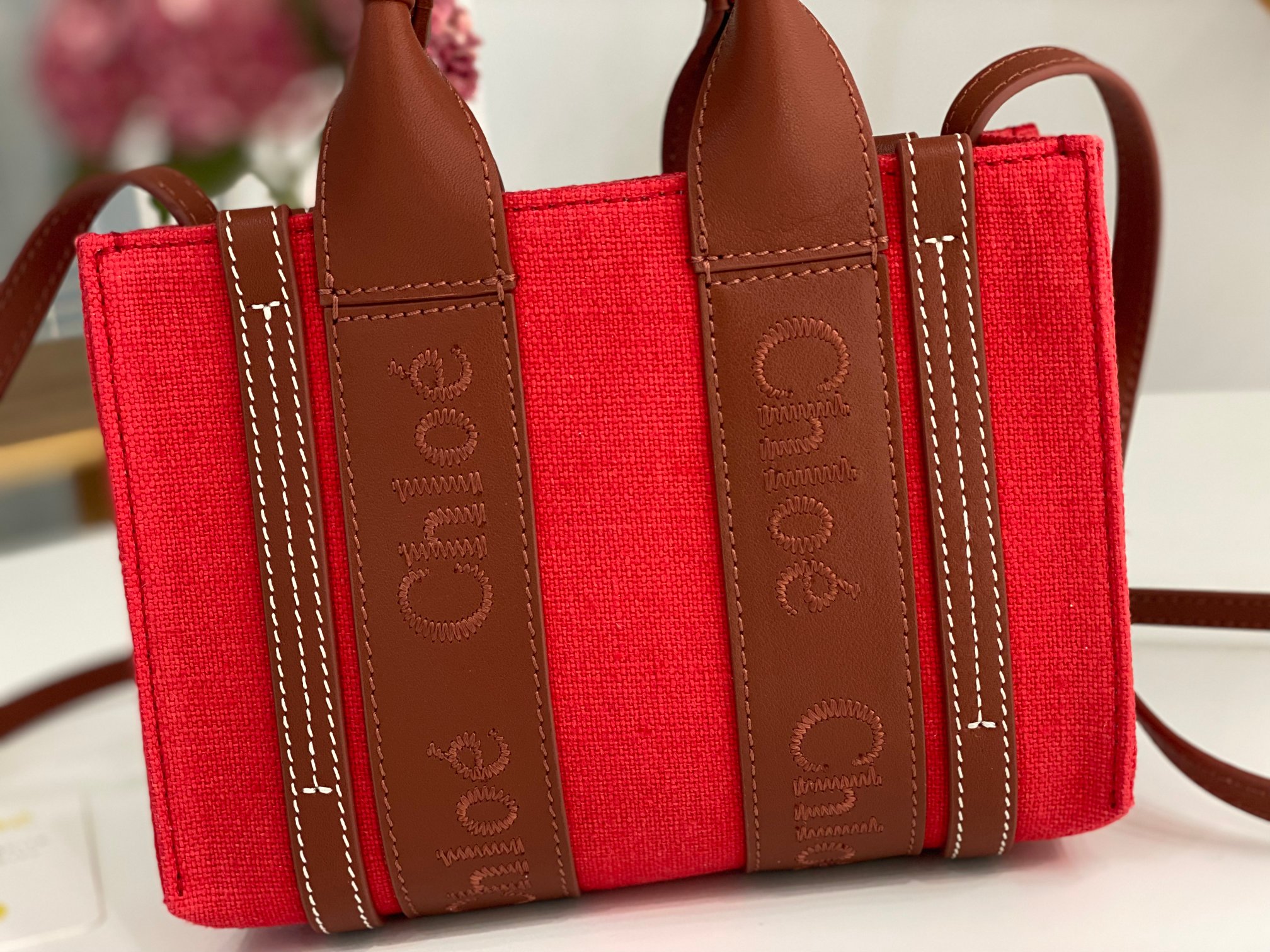Chloe Mini Woody Tote Bag In Linen